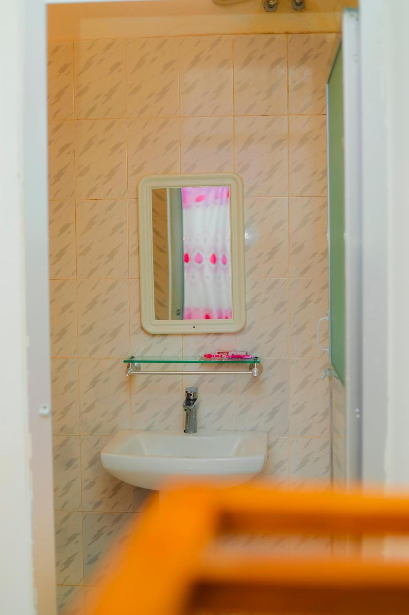 ナングウィ Raha House Bed & Breakfast エクステリア 写真