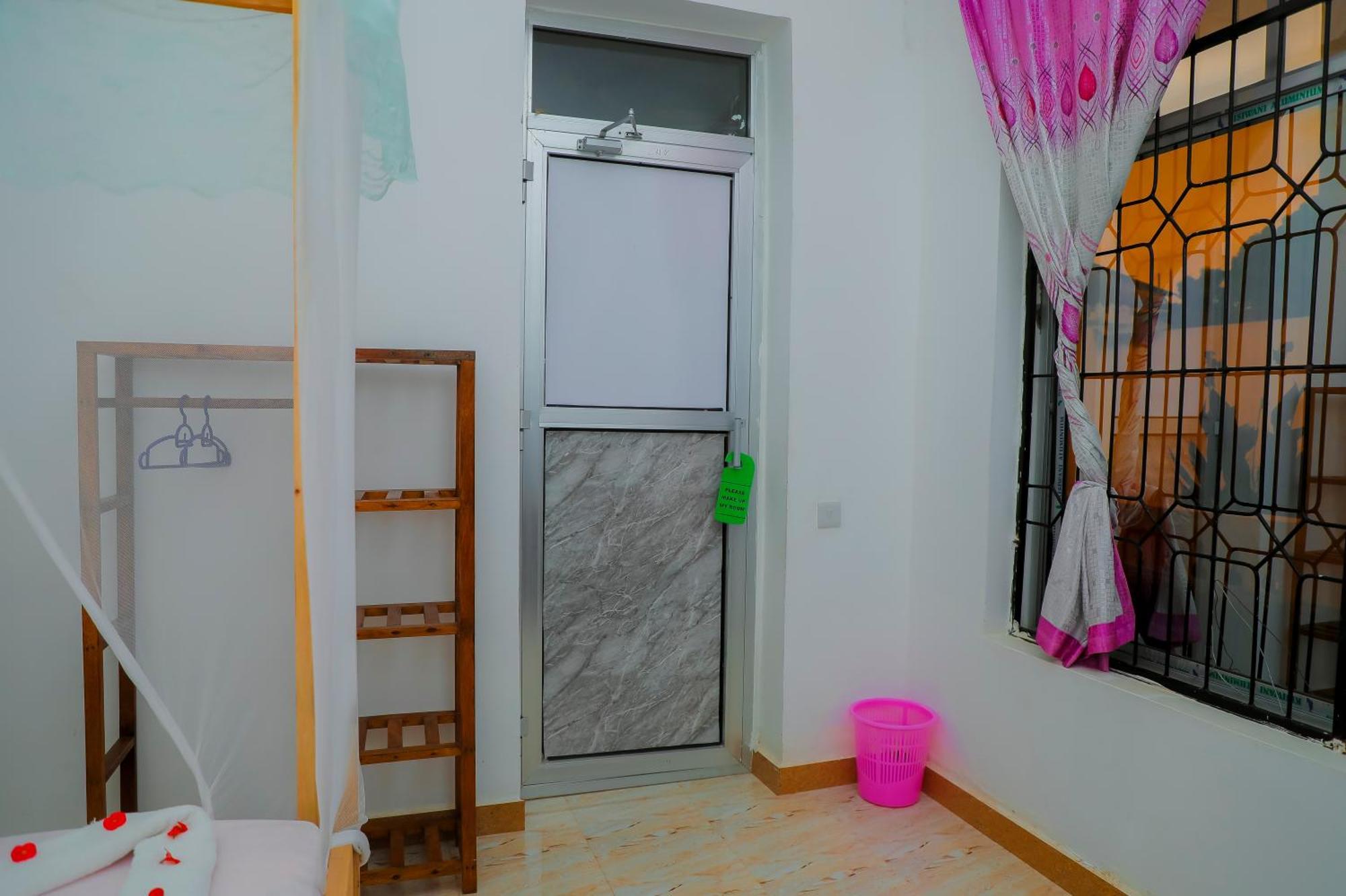 ナングウィ Raha House Bed & Breakfast エクステリア 写真